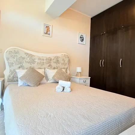 Apartmán Beautiful With Terrace In Thracian Cliffs Bozhurets