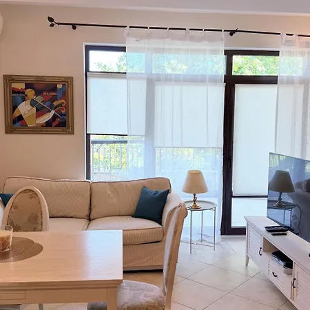 Beautiful With Terrace In Thracian Cliffs Apartmán Bozhurets