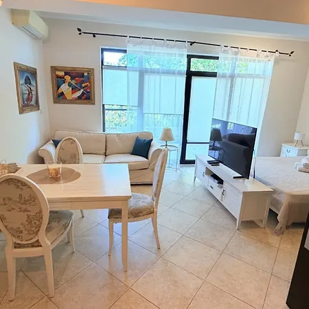 Beautiful With Terrace In Thracian Cliffs Apartmán Bozhurets