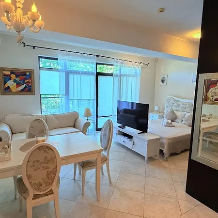 Beautiful With Terrace In Thracian Cliffs Apartmán Bozhurets
