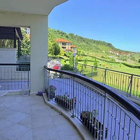 Apartmán Beautiful With Terrace In Thracian Cliffs Bozhurets
