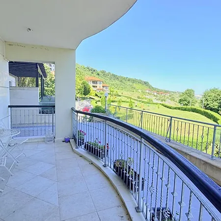 Beautiful With Terrace In Thracian Cliffs Apartmán