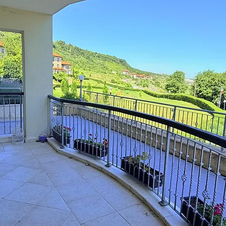 Beautiful With Terrace In Thracian Cliffs Apartmán Bozhurets