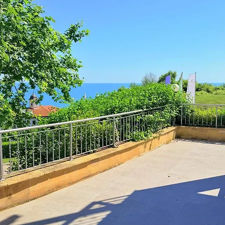 Beautiful With Terrace In Thracian Cliffs Apartmán *